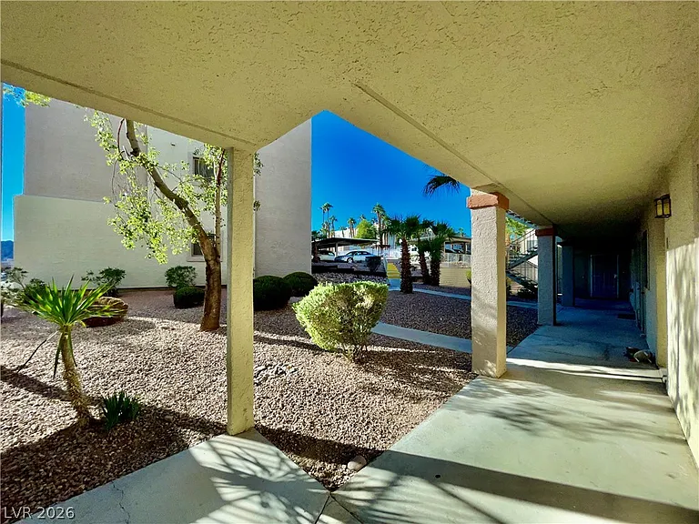 2040 Mesquite Ln #N-104 — Photo 9
