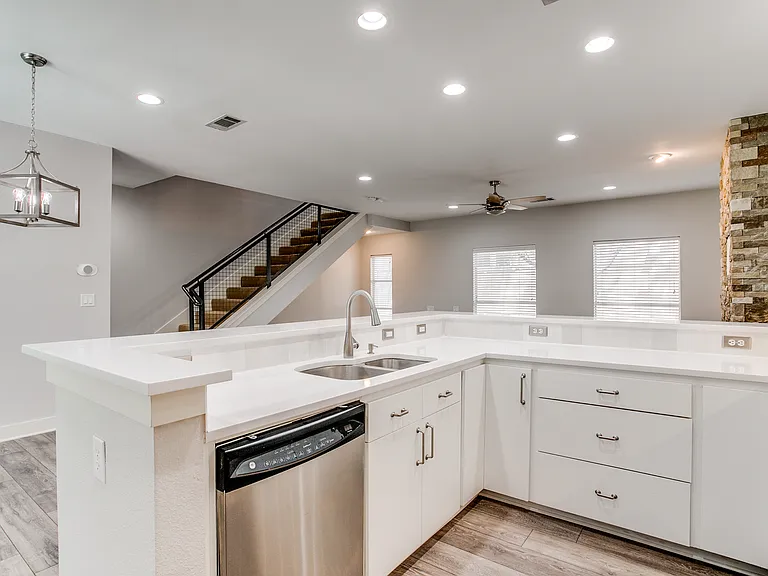3824 Brown St #B — Photo 8