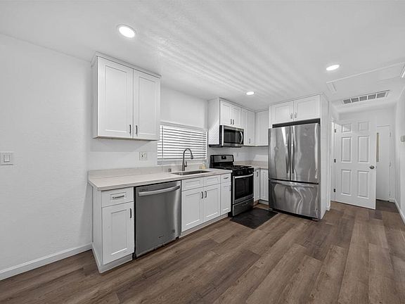 2nd image of 35 19th St