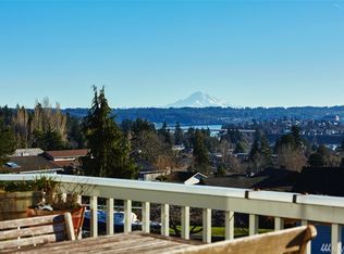 3029 Pawnee Dr, Bremerton, WA 98310