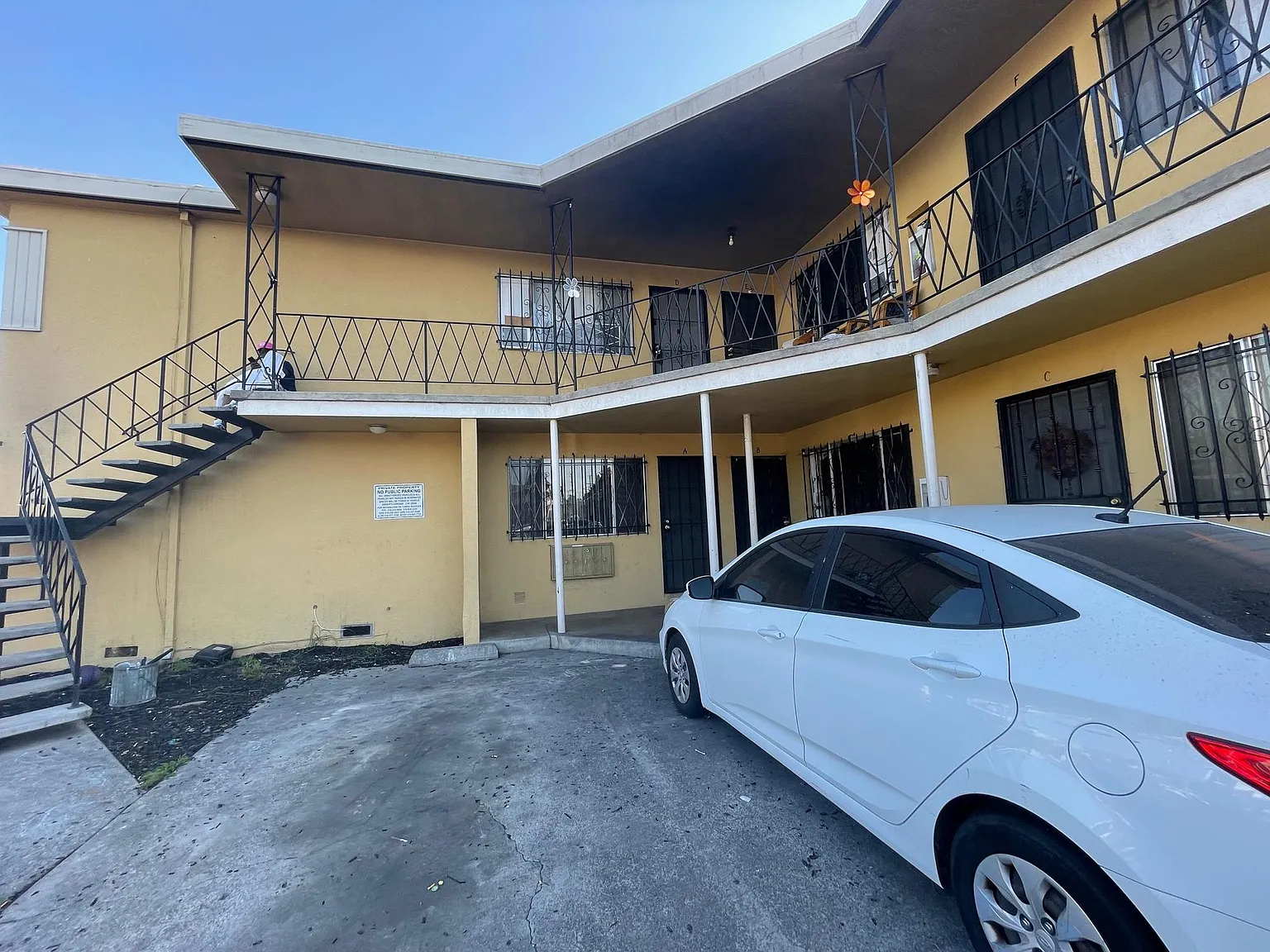 2 bed, $1,950 — Photo 2