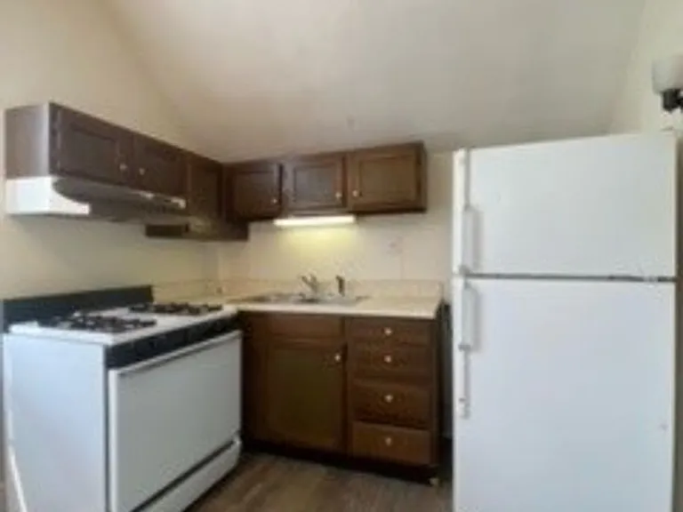 813 S 8th St — Photo 16