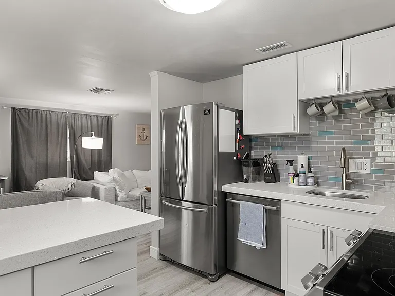 5651 Kelly Dr N — Photo 3