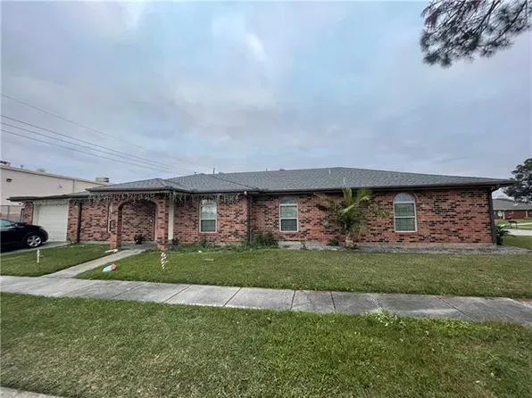 3500 Kings Dr, Chalmette, LA 70043