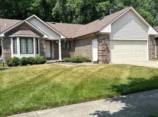 27522 Grandon Ave, Livonia, MI 48150