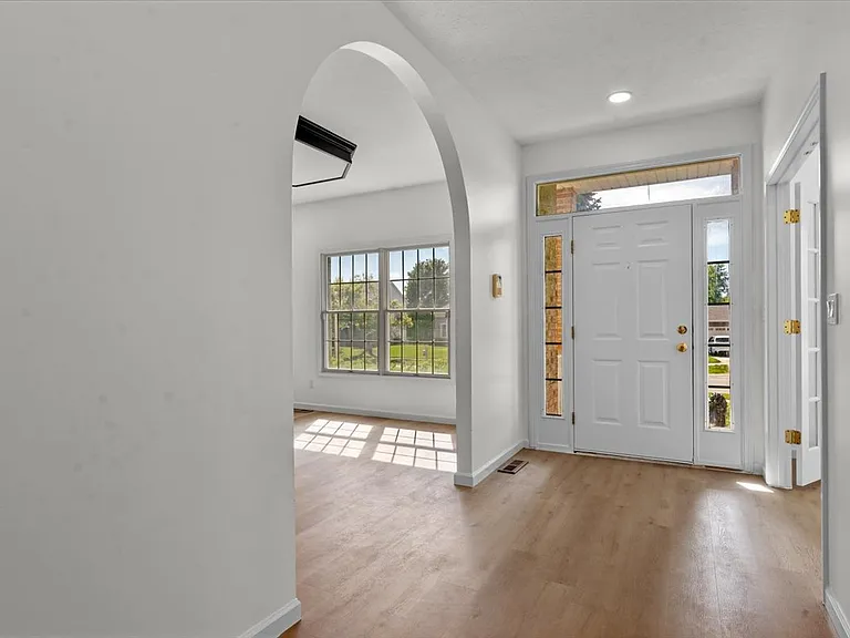 114 Heatherstone Dr #1 — Photo 6