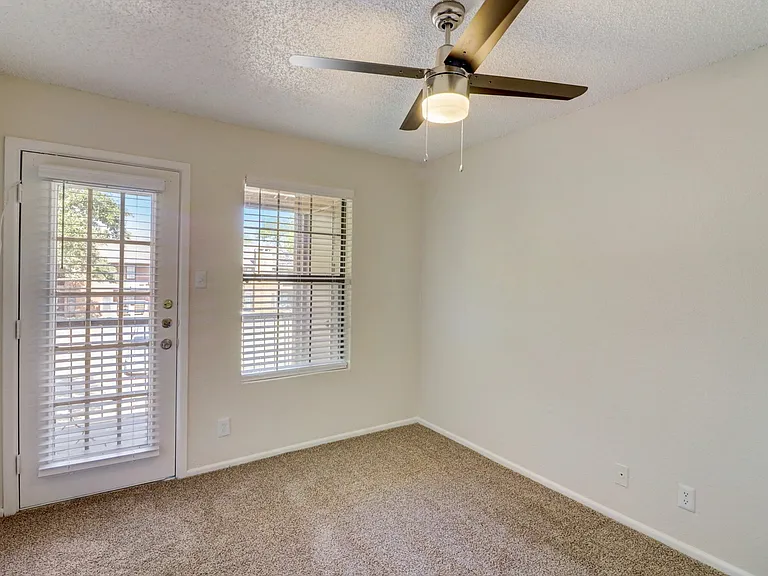 15-web-or-mls-Lake Park Rd-015