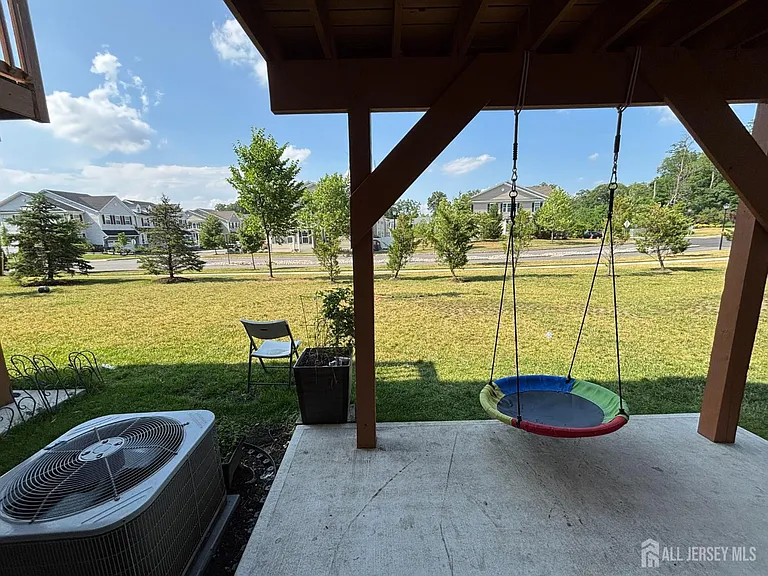 1106 Hights Farm Rd N — Photo 14