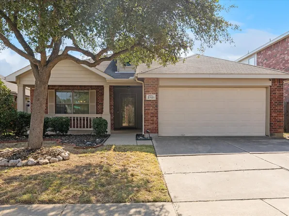 2701 Gardendale Dr, Fort Worth, TX 76120