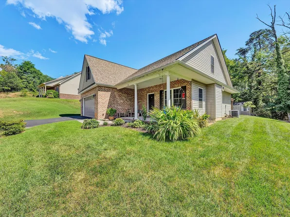 1062 N Mill Rd, Salem, VA 24153