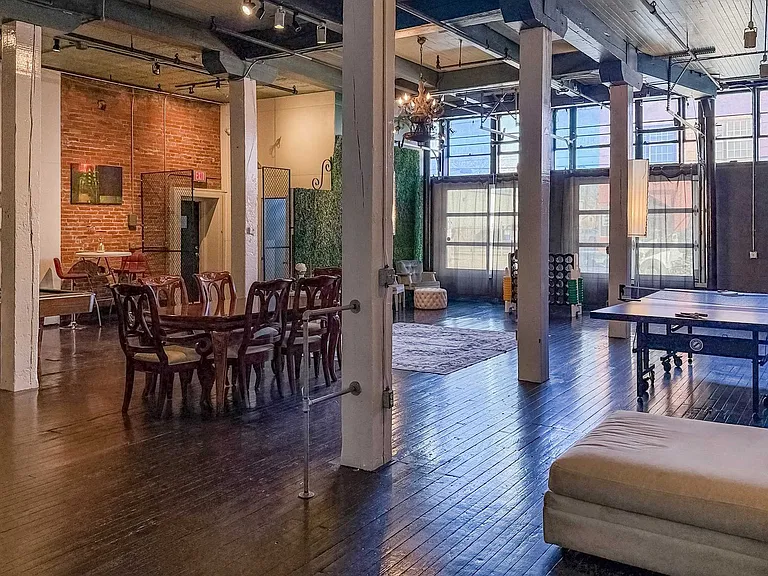 Building's Lounge