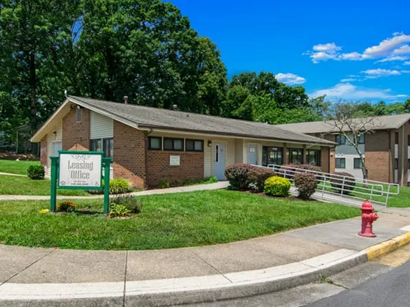 Oak Park Apartments