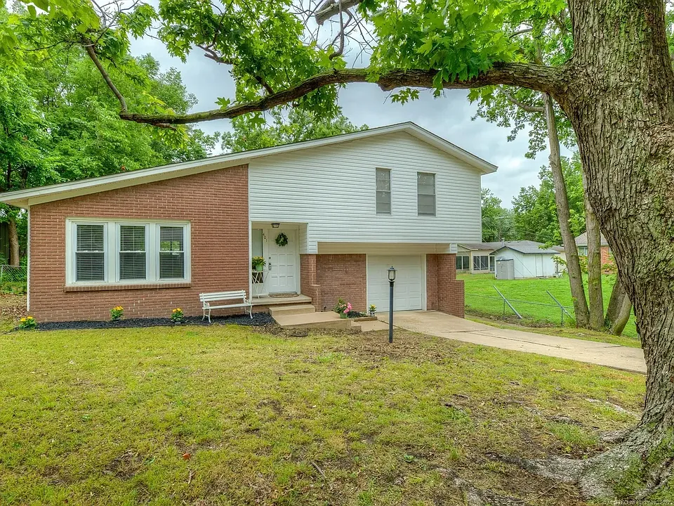 401 E Fort Worth St
