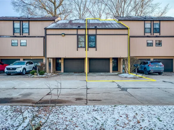 616 James Ave, Cuyahoga Falls, OH 44221