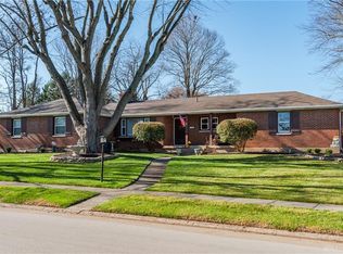 511 Locust Hill Dr, Englewood, OH