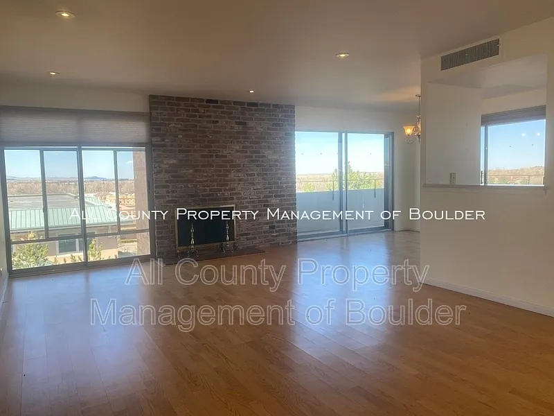 2 bed, 2.0 bath, 1050 sqft, $2,300 — Photo 3