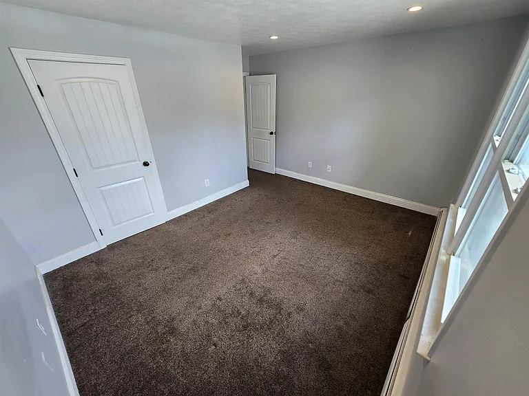 25 W Rosedale Ave — Photo 10