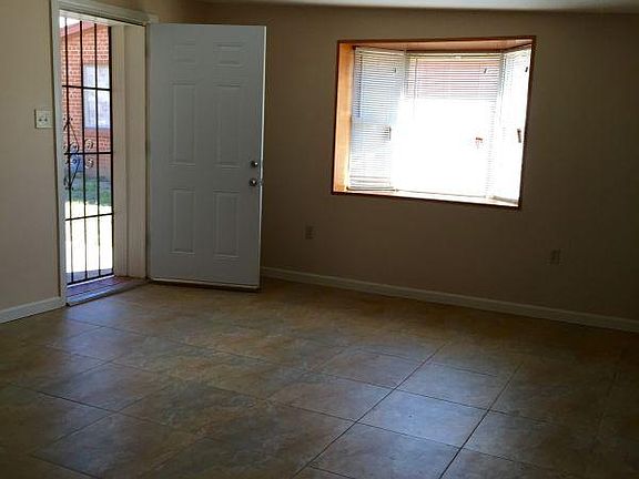 3rd image of 2727 N Winstel Blvd