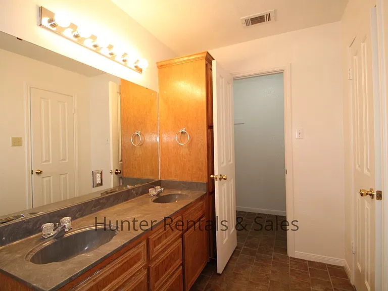 1012 Windy Hill Rd — Photo 15