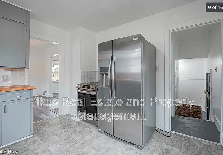 1033 Chandler Ave — Photo 9