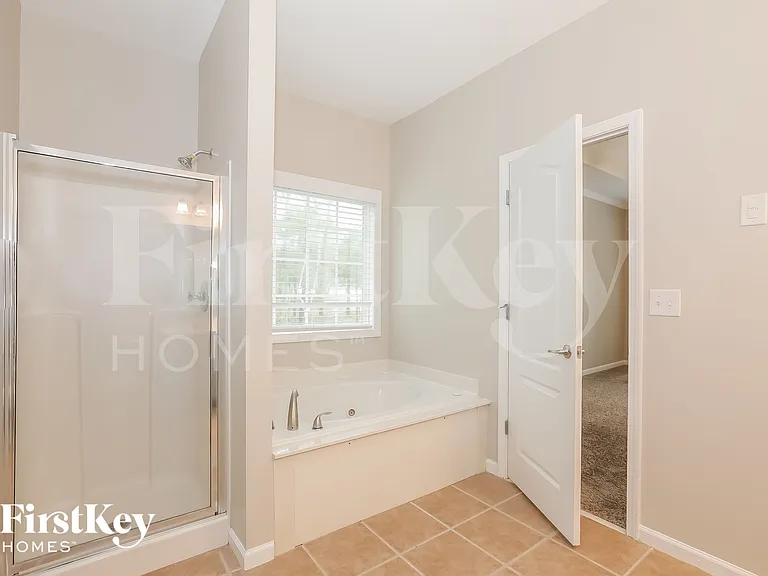 2570 Serenity St — Photo 10