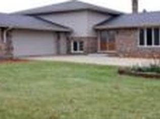 1209 Crest Ct, Schaumburg, IL 60193