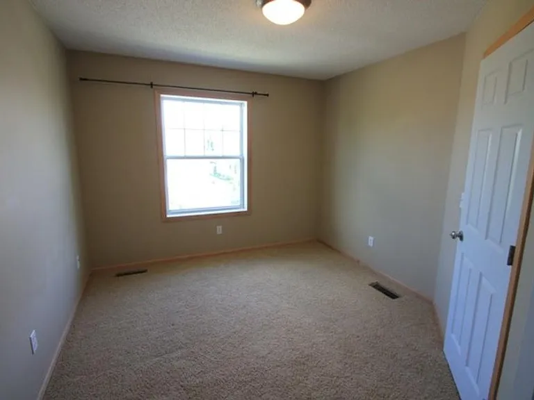 8487 Jonquil Ln N — Photo 22