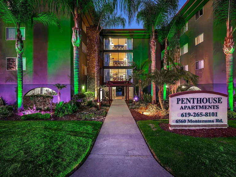 Penthouse Apartments | Spacious 1 & 2 Bedroom Apartments Near SDSU — Photo 6