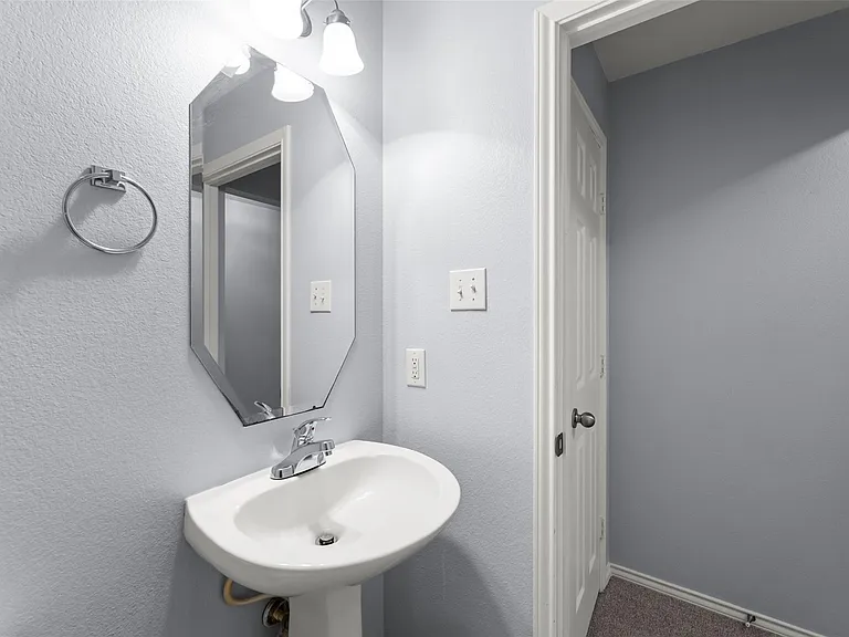 11745 Logan Ridge Dr — Photo 4