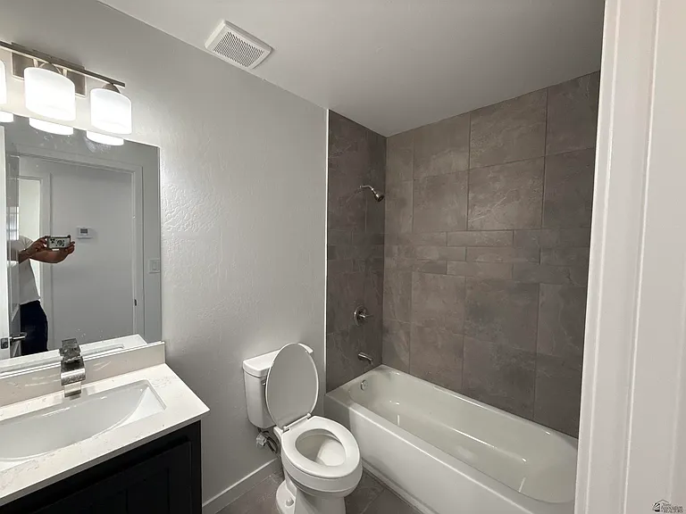 5048 E Monreal Ln — Photo 8