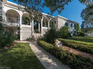 247 3rd Ave S, Naples, FL 34102