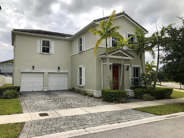 17000 SW 90th Ter — Photo 1