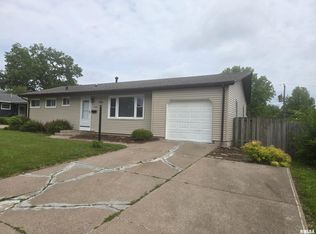 1924 Glenn St, Bettendorf, IA 52722