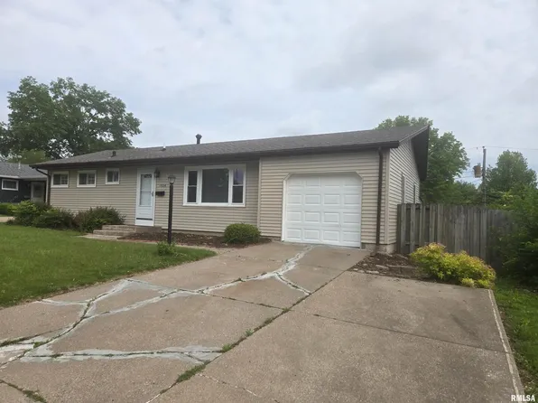 1924 Glenn St, Bettendorf, IA 52722
