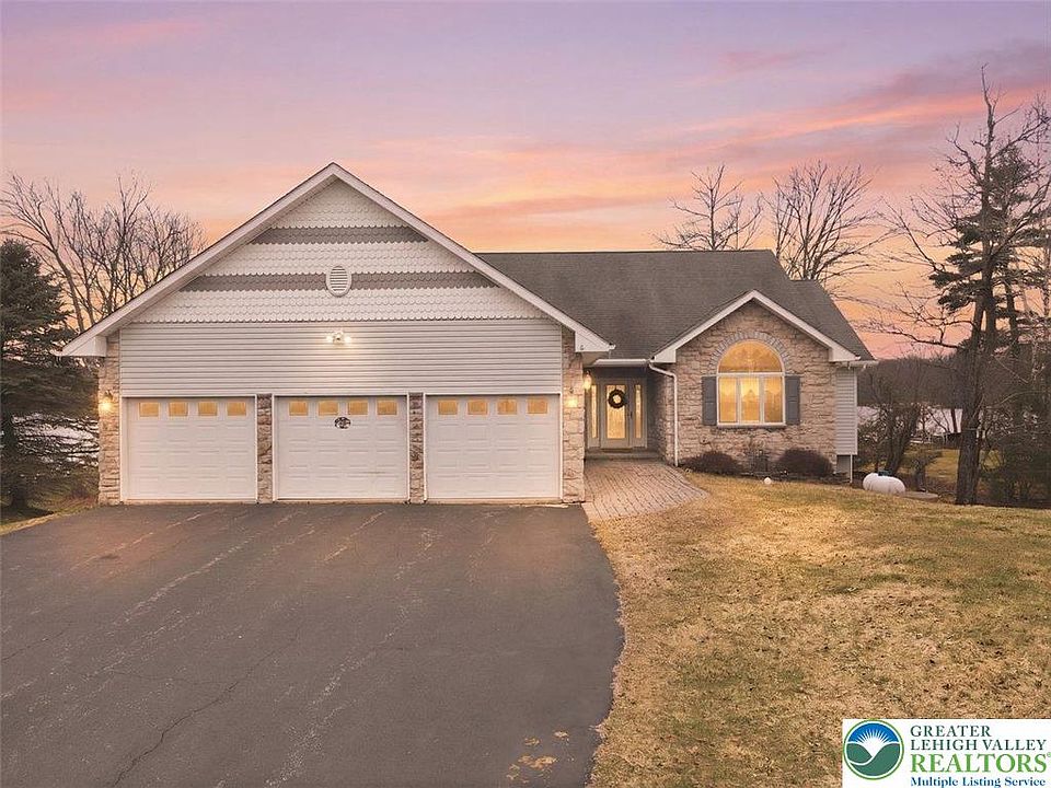 1st image of 281 Bear Creek Lake Dr