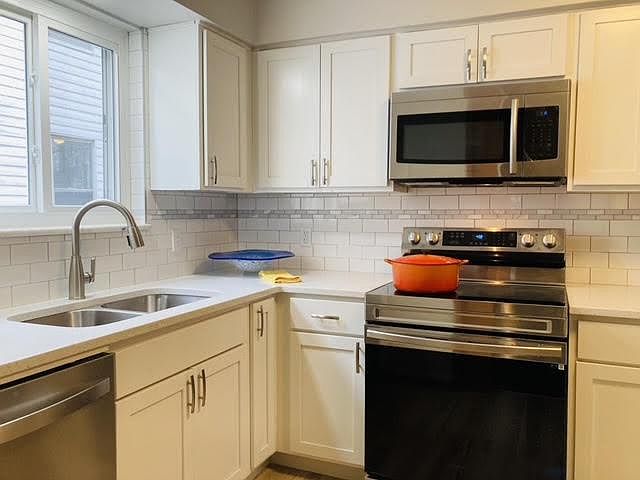 1st image of 1292 Mathews Ave