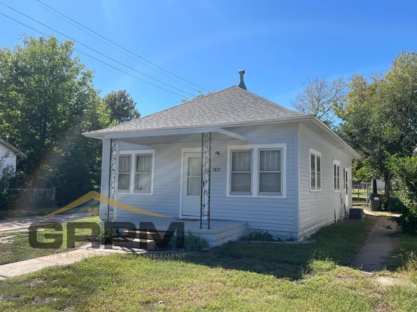 1521 N Washington St, Hutchinson, KS 67501