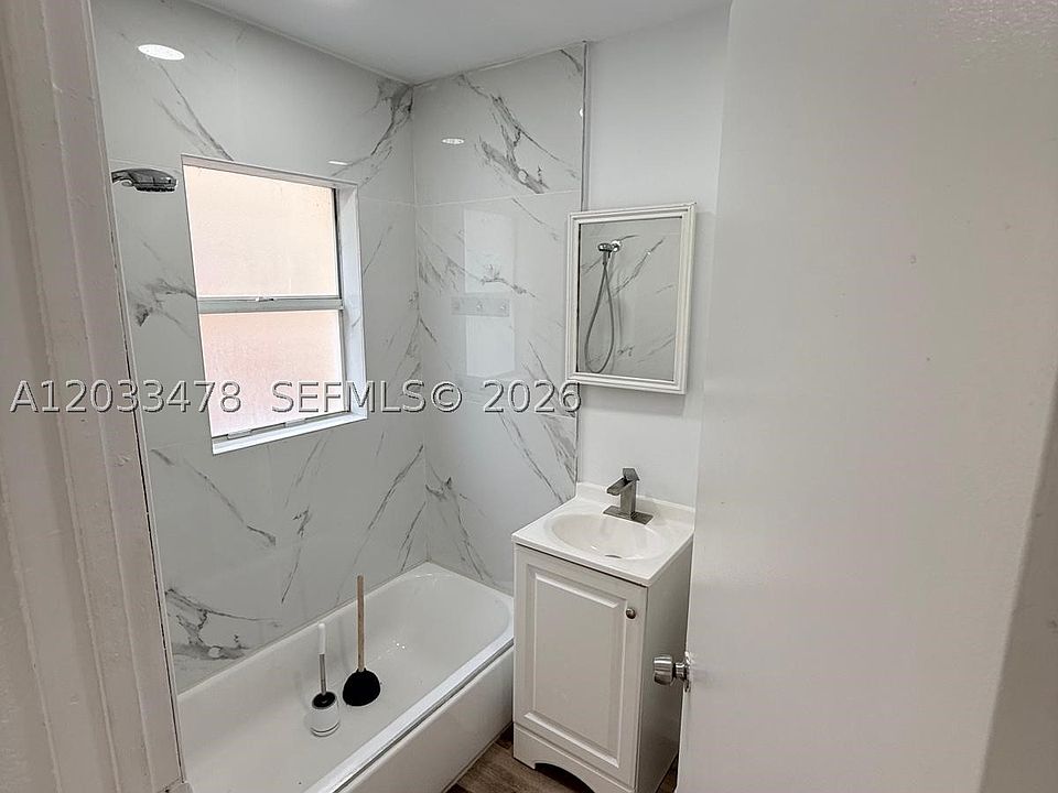 1st image of 1612 Harrison St APT 5