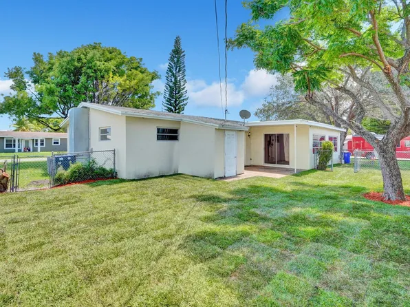 113 SE 14th St, Deerfield Beach, FL 33441