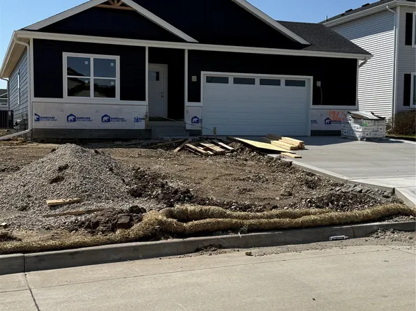 1954 Tuscany Dr SE, Altoona, IA 50009