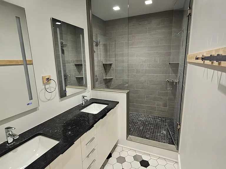 319 Broadway N #304 — Photo 14