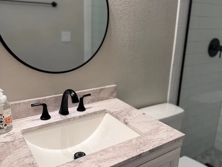 1033 W Laguna Dr — Photo 13
