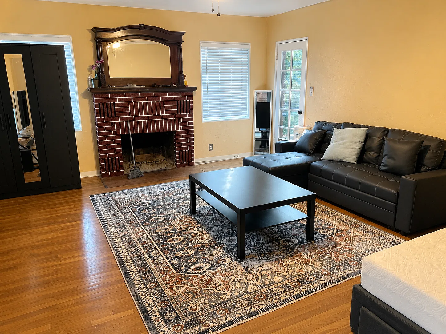 4 bed, 1358 sqft, $1,100 — Photo 4