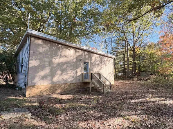 8901 Clarion Rd, Farwell, MI 48622