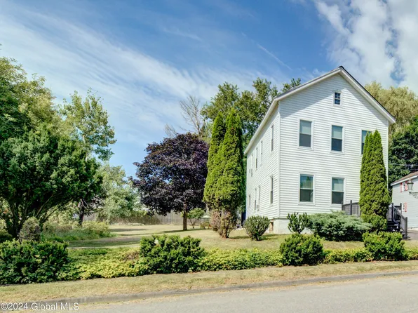 16 John Street, Johnstown, NY 12095