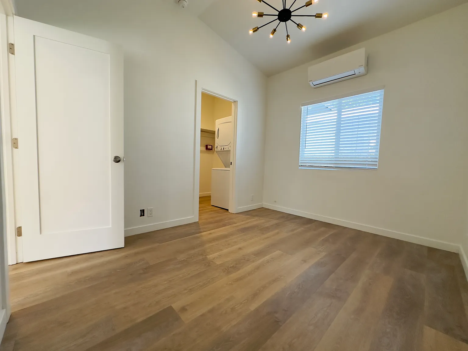 1 bed, $2,900 — Photo 4