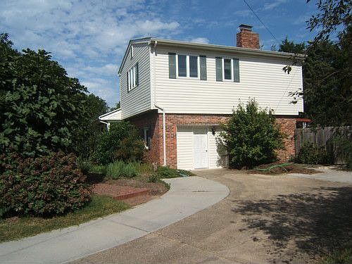 3rd image of 2312 Bragg Ct