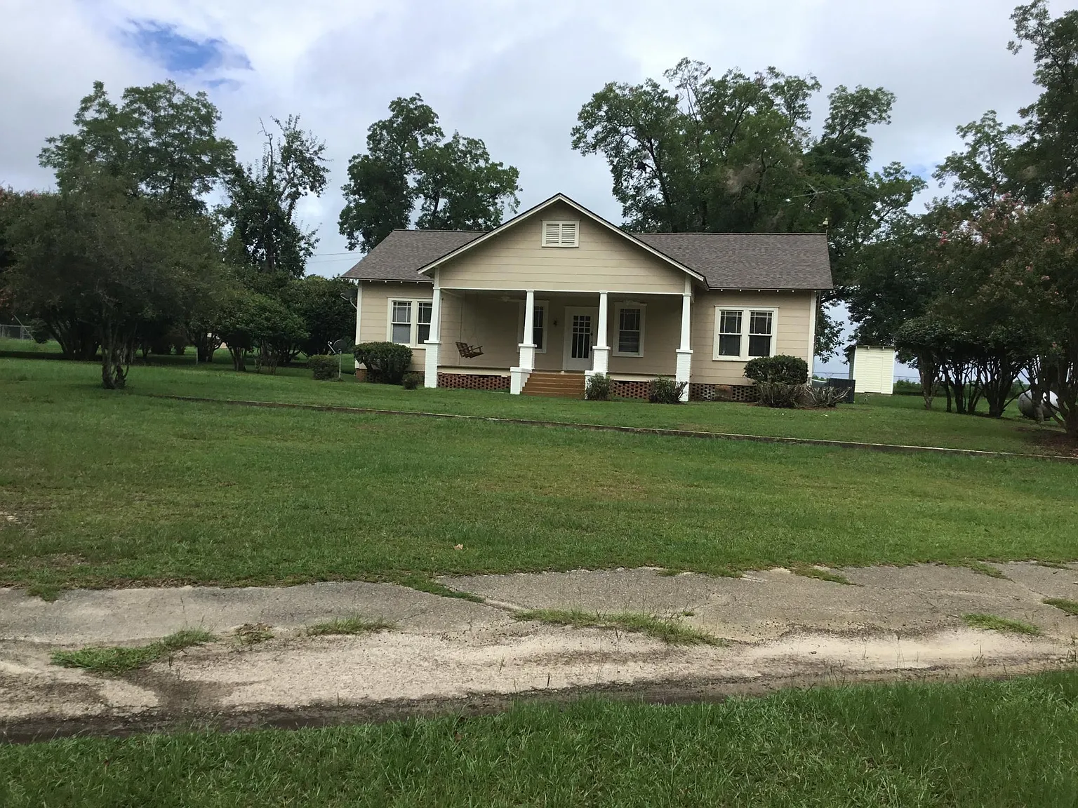 3 bed, 2.5 bath, 2266 sqft, $1,700 — Photo 2