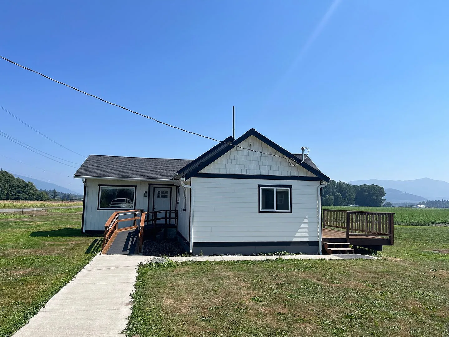 Very nice Large 2 bed 1 bath house in the country — Photo 1