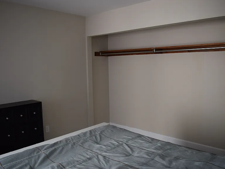 611A W Burk Ave — Photo 14